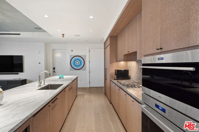 Building Photo - 8420 W Sunset Blvd