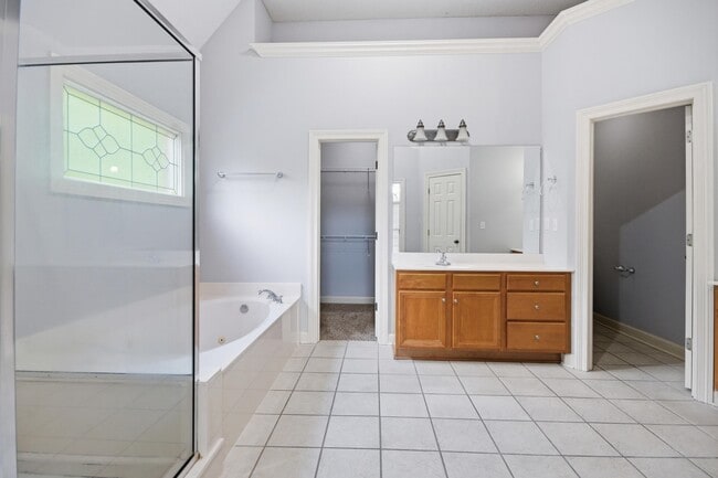 Building Photo - 9143 Raspberry Ln