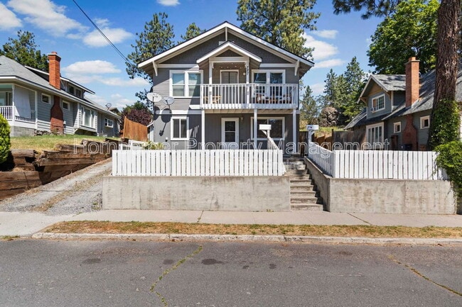 Primary Photo - 727 E 9th Ave
