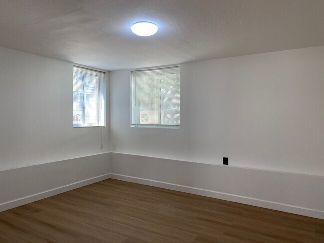 Building Photo - 1033 Pacific Ave