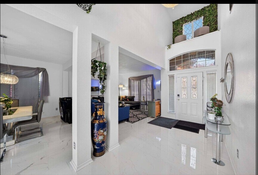 Building Photo - 1007 Vancouver Dr