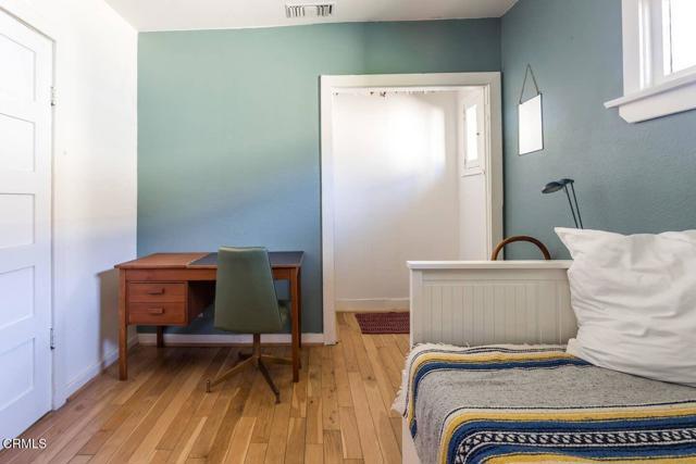 Building Photo - 2033 Echo Park Ave