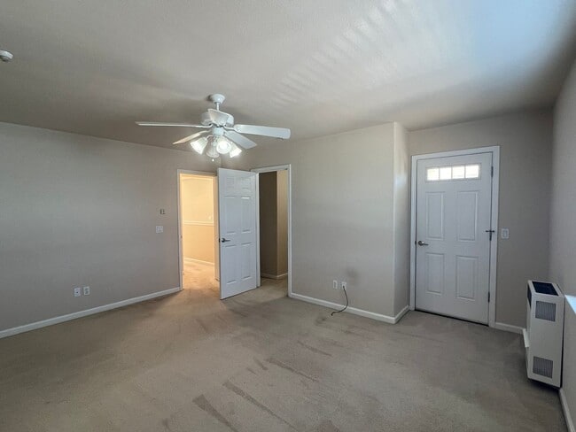 Building Photo - 2009 9th St