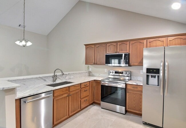Building Photo - 1125 Oak Timber Cir