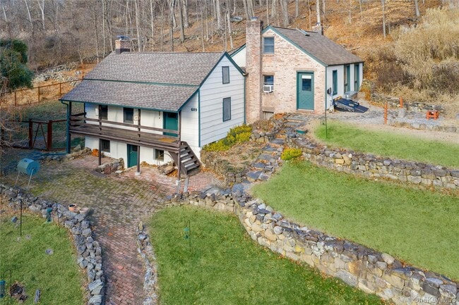 Building Photo - 689 S Mountain Rd