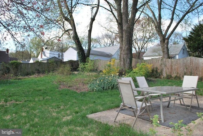 Building Photo - 1015 Veirs Mill Rd