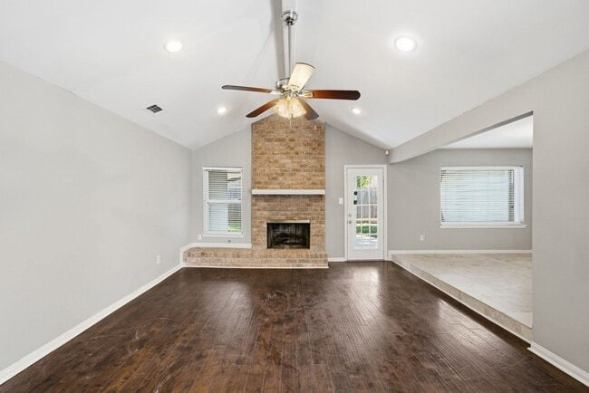 Building Photo - 2502 Hollow Hook Rd