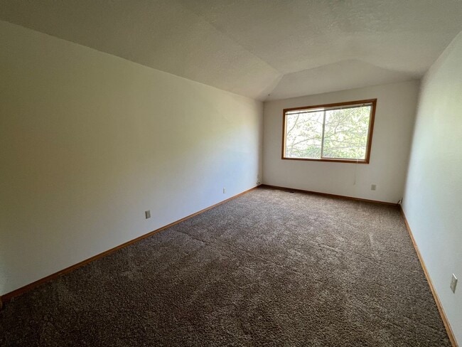 Building Photo - 16040 NW Edward Ct