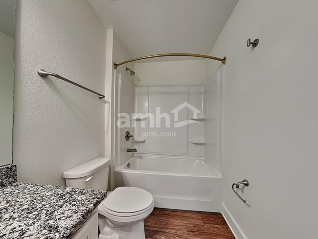 Building Photo - 921 Walden Pond Dr