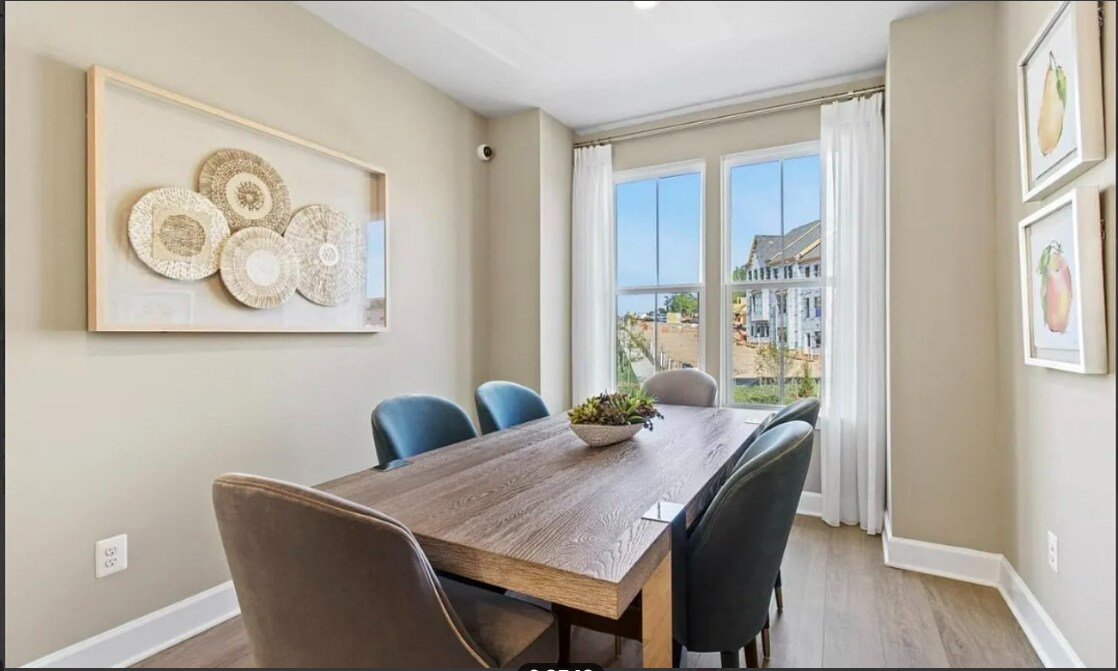 Building Photo - 6005 Northwest Dr