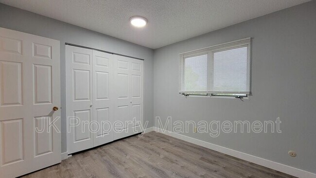 Building Photo - 3516 11th Ave S