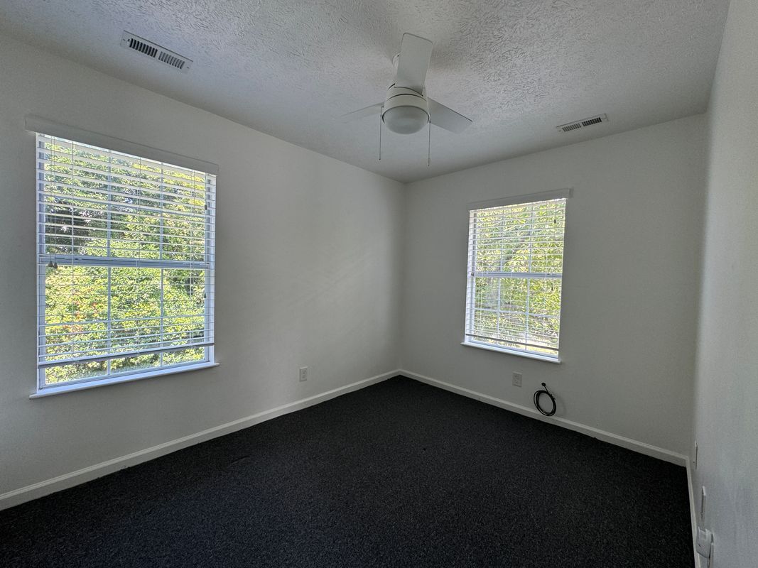 Building Photo - 400 W 30th St