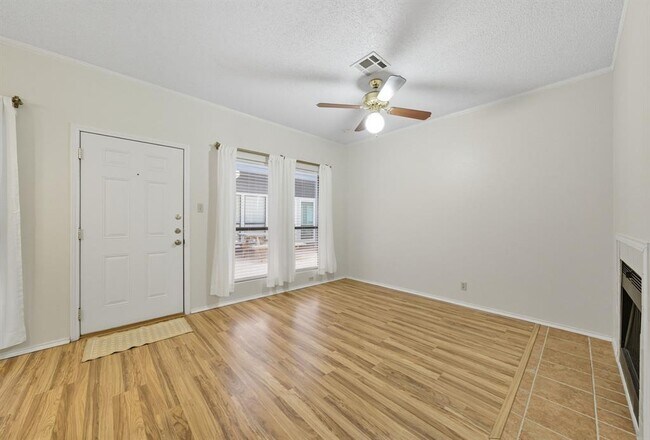 Building Photo - 2804 Rio Grande St