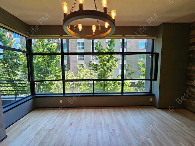 Building Photo - 333 NW 9th Ave