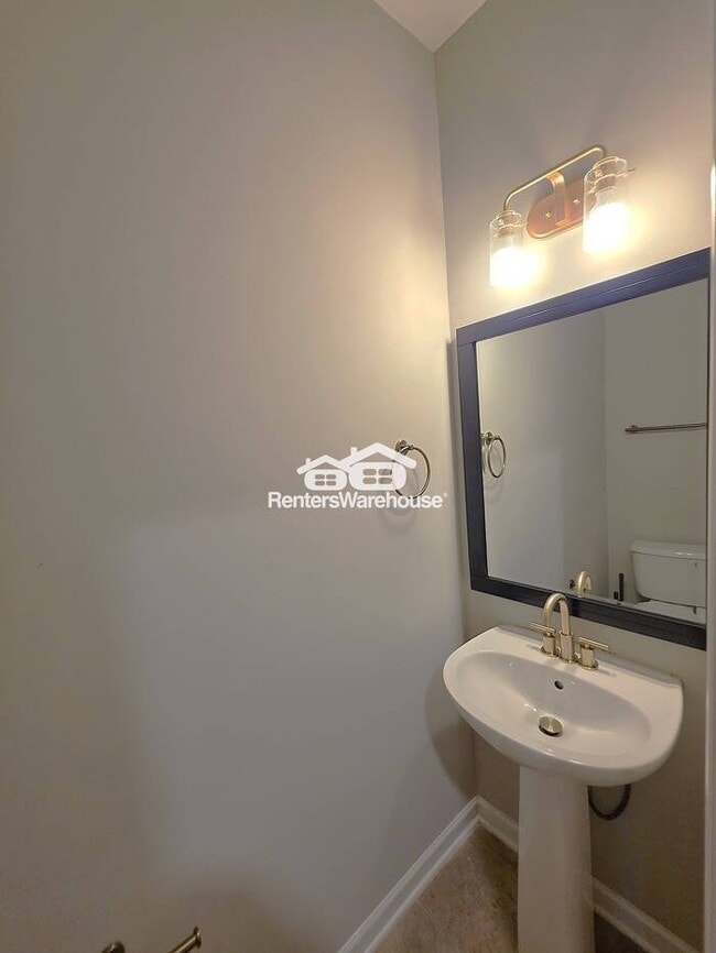 Building Photo - Beautiful 3-bedroom townhome in North Rale...