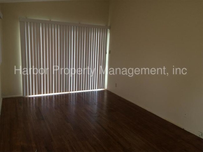 Building Photo - 14440 S Budlong Ave