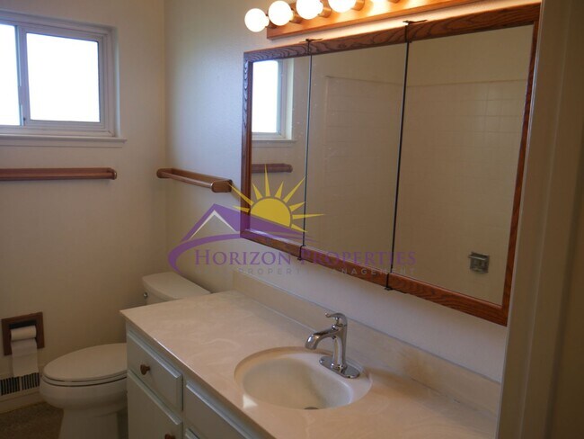 Building Photo - 6319 St James Dr