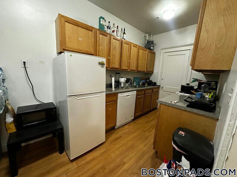 Building Photo - 1171 Boylston St