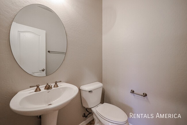 Building Photo - 3173 E Canyon Way