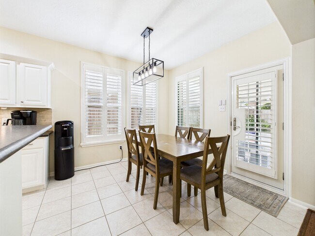 Building Photo - 4503 Avery Hollow Ct
