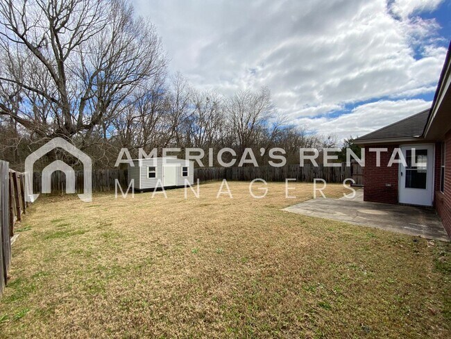 Building Photo - Home for Rent in Montgomery with Fenced in Backyard!!! New LVP Flooring! View with 48 Hours Notic...