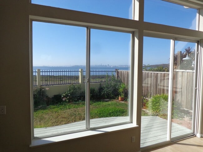 Building Photo - Gorgeous 2 story home available now in Gat...