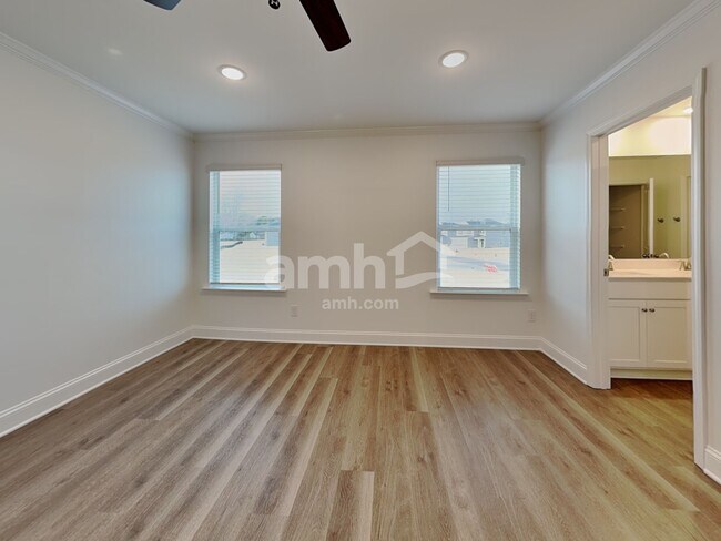 Building Photo - 6042 Rosemore Ln