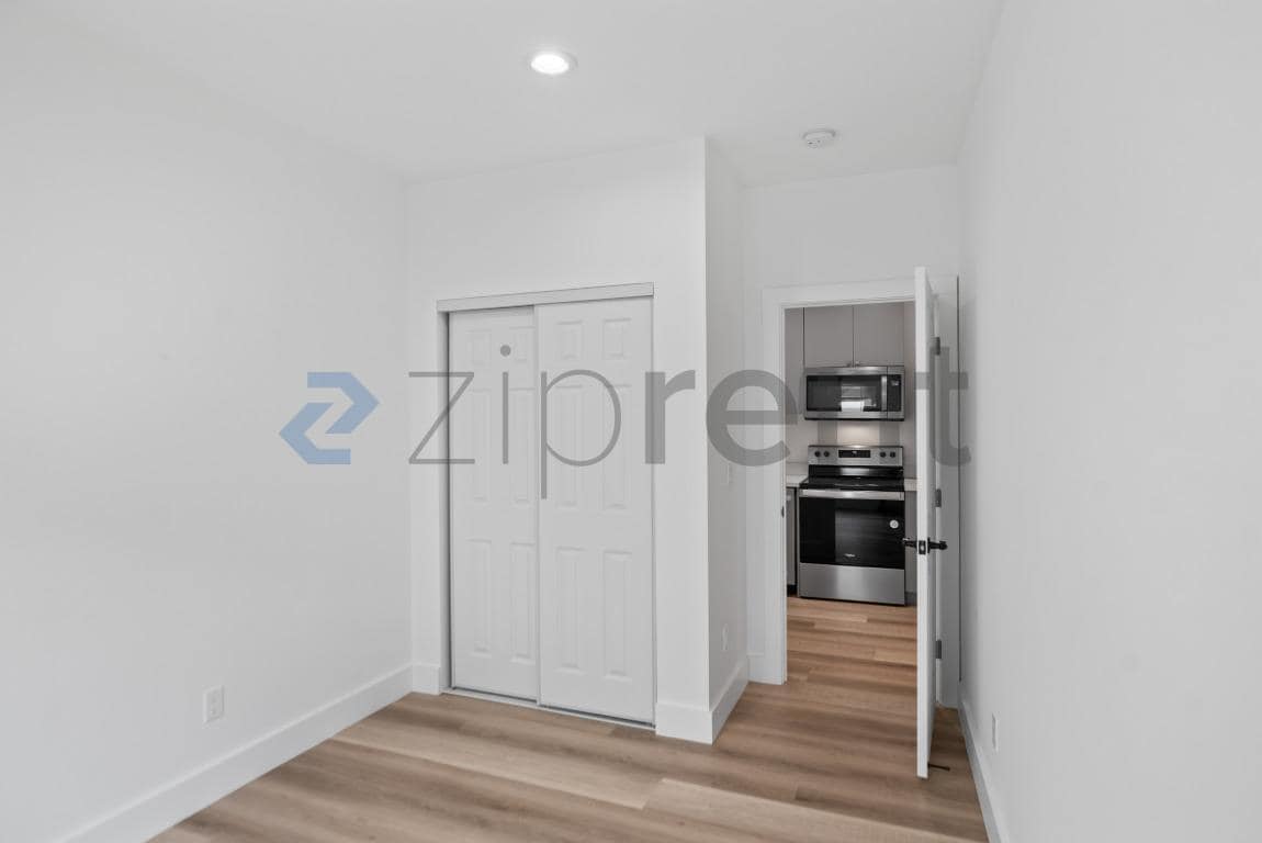 Building Photo - 1026 43rd St