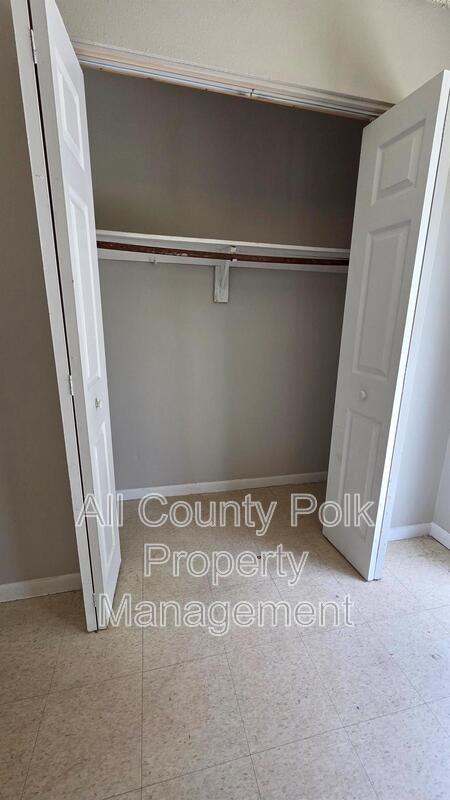 Building Photo - 2929-2929 9 Iron Dr