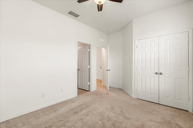 Building Photo - 3925 Green Sabal Dr