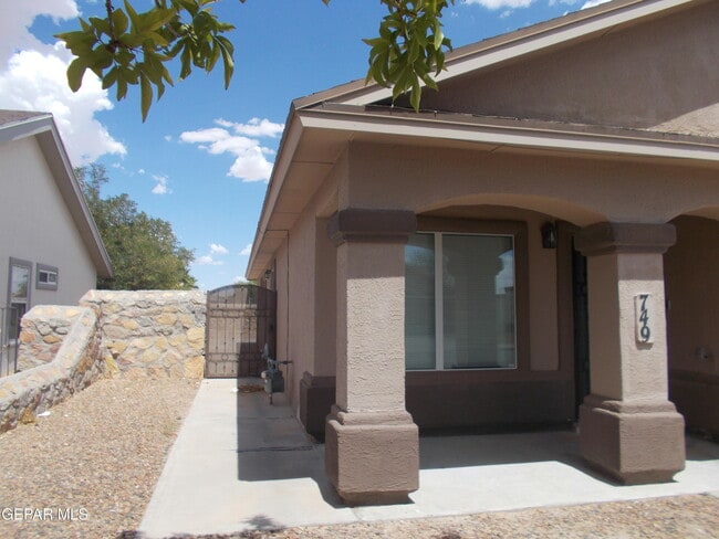 Building Photo - 749 Desert Sage Dr