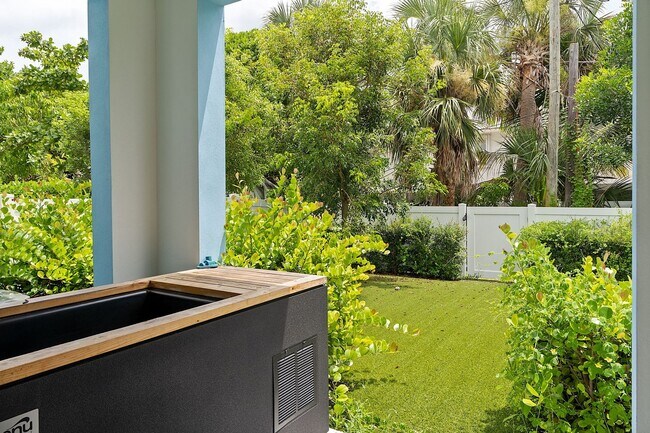 Building Photo - Frederick Isles Townhomes - Delray Beach