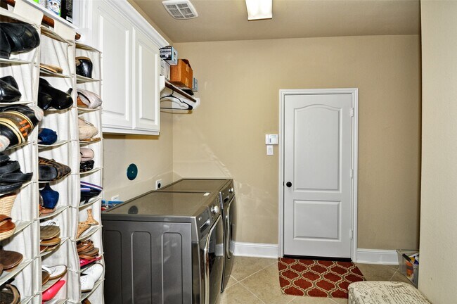 Building Photo - 17519 Murrayfield Ct