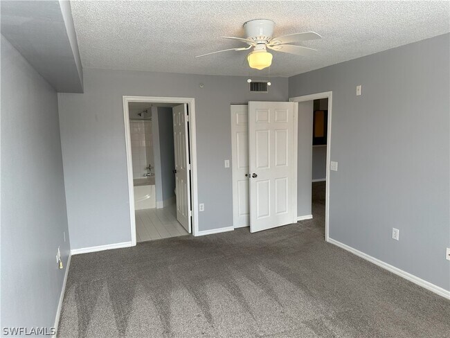 Building Photo - 8735 River Homes Lane