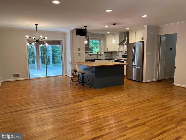 Building Photo - 8711 Braeburn Dr