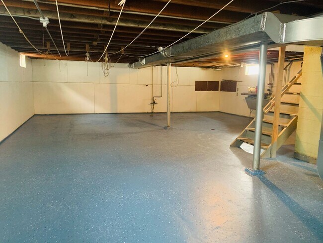 Building Photo - KHR-2708-48-S