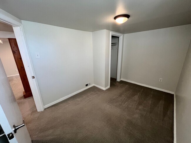 Building Photo - Charming 4 Bedroom 2 Bath Home in Sugarhouse!