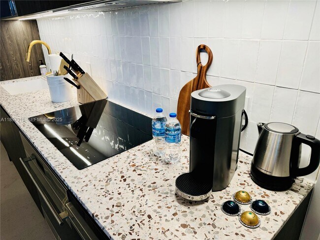 Building Photo - 159 NE 6th St