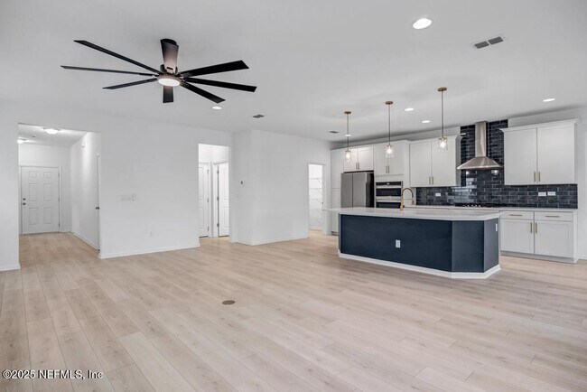 Building Photo - 442 Stargaze Ln