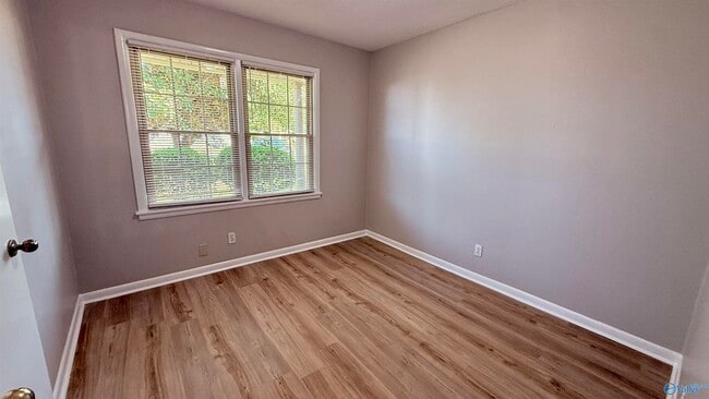 Building Photo - 105 Superior Ave SE