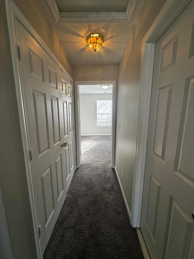 Building Photo - 230 Mousas Way