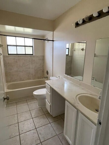 Building Photo - 14667 Eagles Crossing Dr