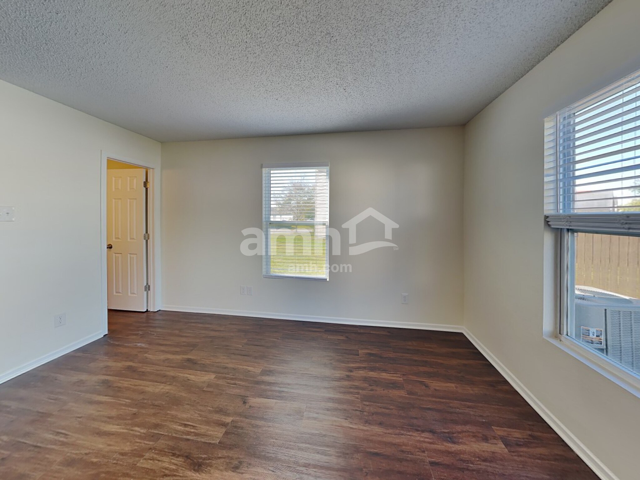 Building Photo - 7950 States Bend Ln