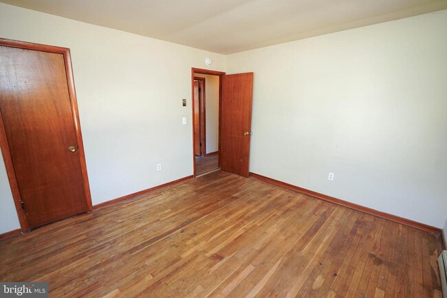 Building Photo - 5643 Rip Wil Dr