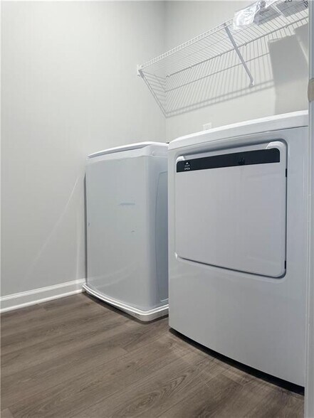 Building Photo - 483 Crown Dr