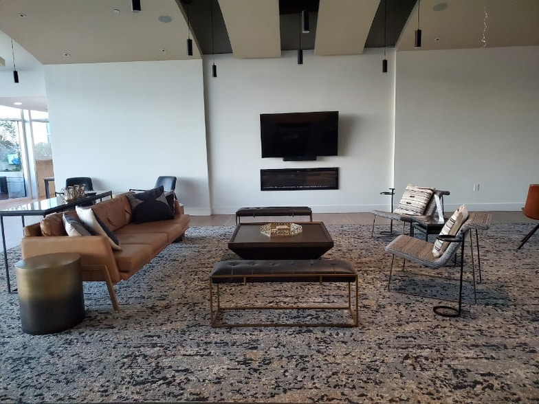 Building Photo - 1700 Bassett St