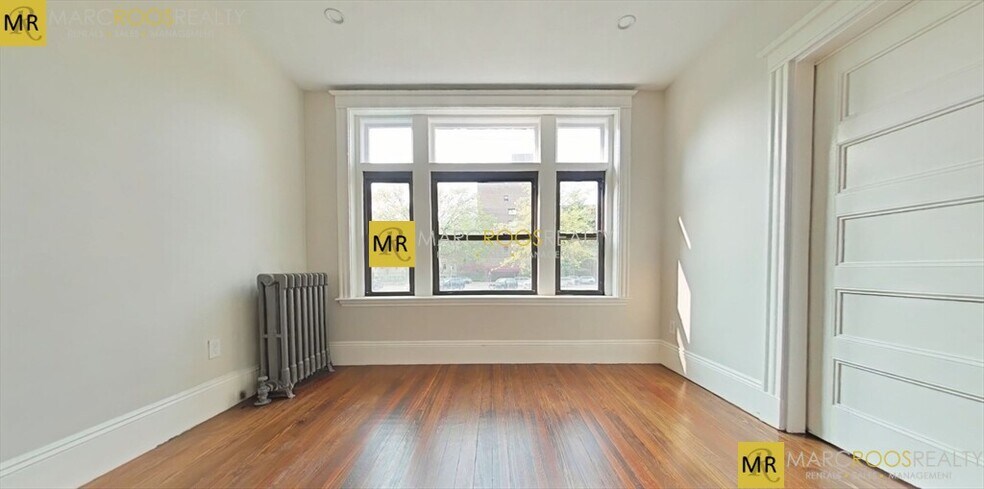 Building Photo - 1855 Beacon St