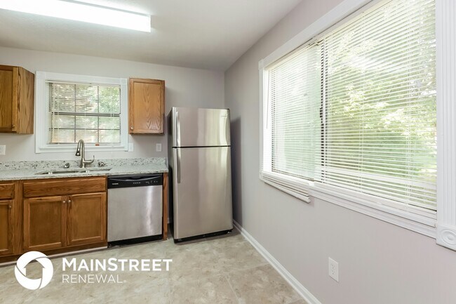 Building Photo - 2223 Scarbrough Dr