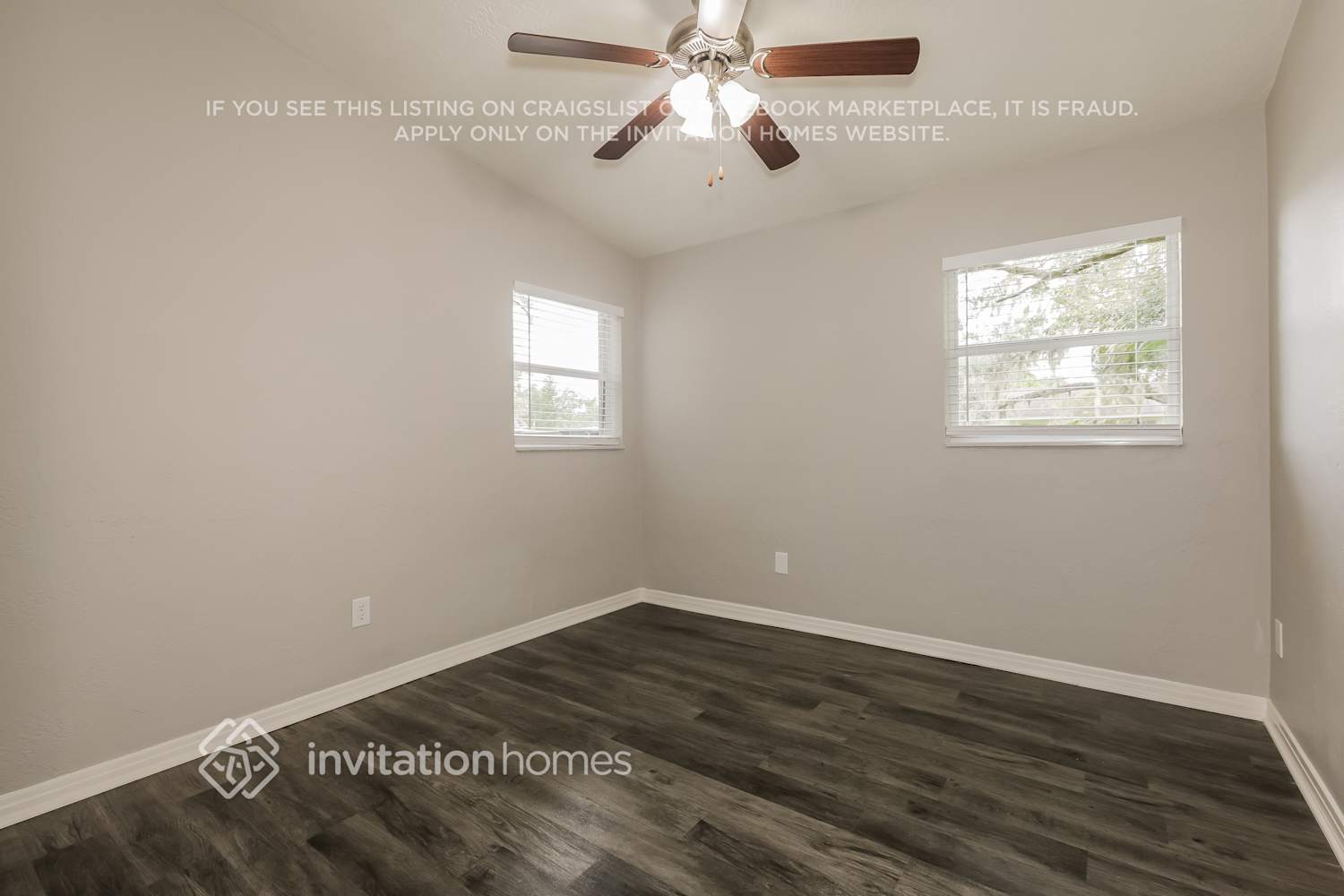 Building Photo - 813 E River Dr