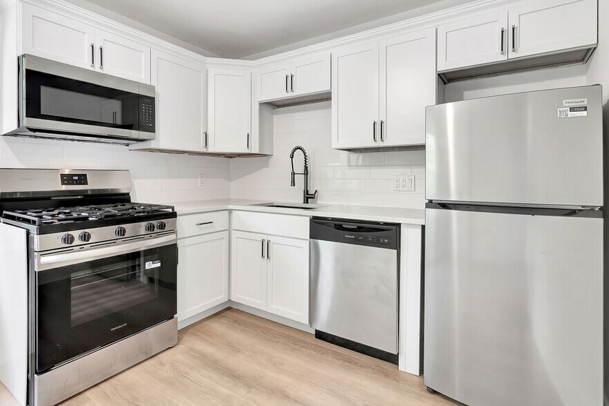 Building Photo - 5946 Sunridge Dr